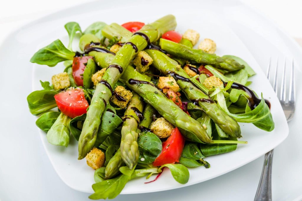 spinat spargel salat scaled 2 scaled 1
