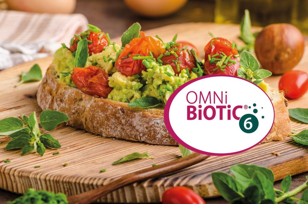 Crema de aguacate y canela en un tazón, receta fácil y saludable