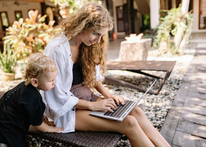 mutter internetrecherche computer
