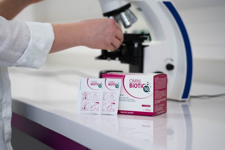 OMNi-BiOTiC® 10 AAD : le probiotique en complément des antibiotiques